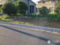 開放感を保ちつつ境界を区切るメッシュフェンス
