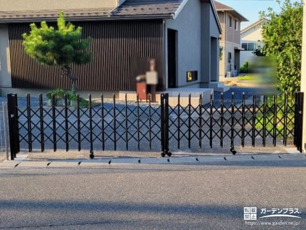 開閉できるカーゲートで防犯性を高め敷地をすっきり区切った工事