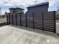 フェンスで道路からの視線を遮りプライベート空間をつくった工事