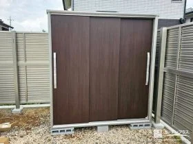 ナチュラルなカラーデザインの物置[施工後]
