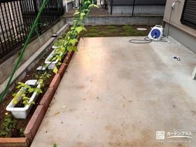 土間コンクリートで管理しやすく整えた庭[施工後]