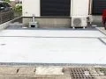 フラットな足元に整えて毎日の駐車がスムーズになった工事