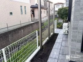 高窓に合わせて高さを工夫したメッシュフェンス[施工後]