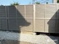 外からの視線と内側の景観に配慮した目隠しフェンス