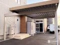 軒の張り出しを梁延長でかわしたカーポート設置工事