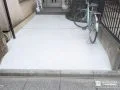 アプローチを一新して自転車も置きやすくなった玄関まわり工事