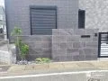 お庭の目隠しを兼ねた重厚感のある門まわり