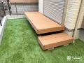 人工芝とウッドデッキで気軽に外時間を楽しめるお庭