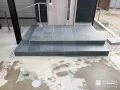 玄関へ出入りできる動線を増やした玄関ポーチ