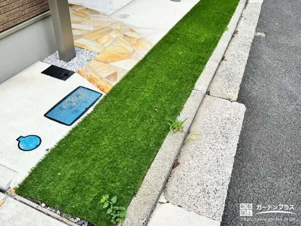 No.30862 玄関前の緑を保ちながら草むしりの負担も軽くした雑草対策工事[施工後]