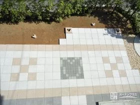 平板敷設工事(主庭スペース)