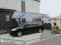 玄関側駐車場スペースとカーポート