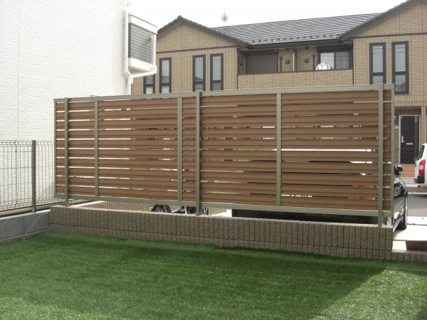 外構施工例一覧 メッシュフェンス 目隠しフェンス 50万円まで 外構工事のガーデンプラス