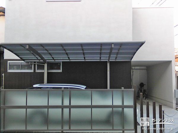 大阪府柏原市の外構施工例一覧 カーゲート 目隠しフェンス 駐車スペース 50万円まで 外構工事のガーデンプラス