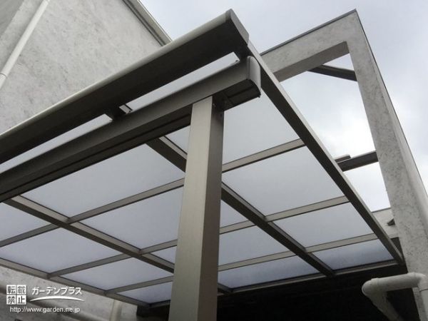 外構施工例一覧 テラス屋根 プライバシーを守る目隠し 50万円まで 外構工事のガーデンプラス