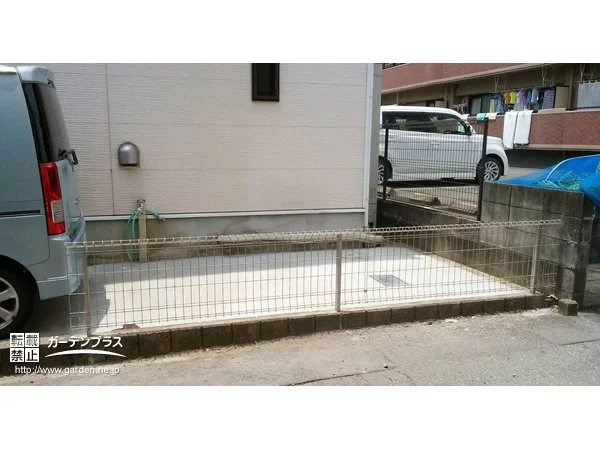 縦列駐車可能にする駐車スペースとフェンスの設置工事