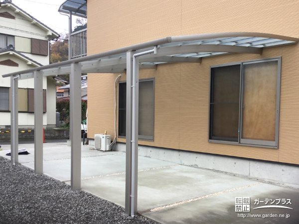 お住まいの外壁にぴったりと屋根を付けられるカーポート設置工事 No 5129 駐車スペースの施工例 外構工事のガーデンプラス お住まいの外壁にぴったりと屋根を付けられるカーポート設置工事 No 5129 駐車スペースの施工例 外構工事のガーデンプラス