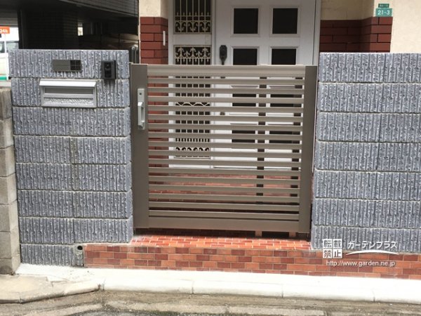 出入りに便利なスライド式の門扉の設置工事 No 5260 門柱 門まわりの施工例 外構工事のガーデンプラス