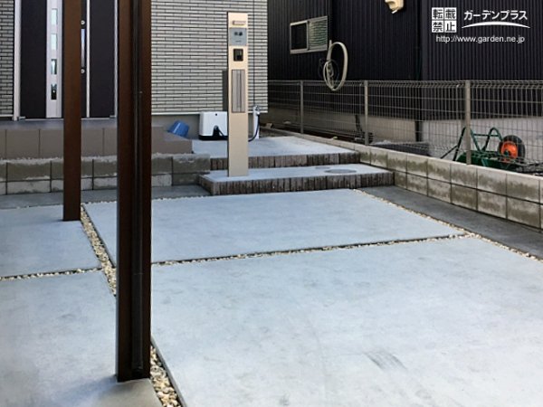 面倒な草ぬきから解放される隙間の土間コンクリート追加舗装 No 5281 駐車スペースの施工例 外構工事のガーデンプラス