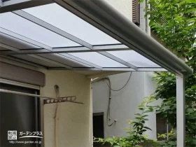 スマートなデザインのテラス屋根[施工後]