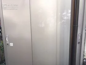大きく開く出し入れも楽々な物置[施工後]