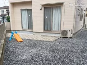 雑草のお手入れから解放される砂利敷きの主庭[施工後]