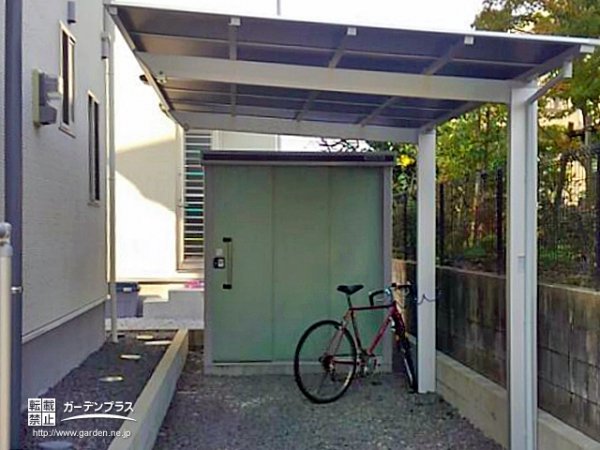 自転車もしっかり守るカーポート設置工事 No 5718 駐車スペースの施工例 外構工事のガーデンプラス スマホ版