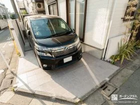 床にデザインを施した駐車スペース[施工後]