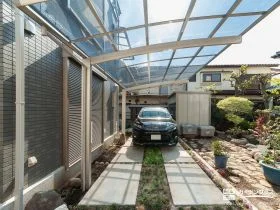 植栽目地が美しい駐車スペース[施工後]