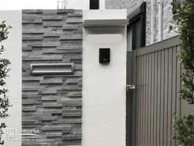 自然石貼りの門袖[施工後]