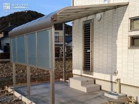 風雨の吹き込みも、視線もシャットアウトするテラス屋根[施工後]