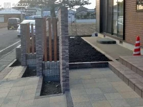 見る角度によって表情を変えるデザイン塀[施工後]