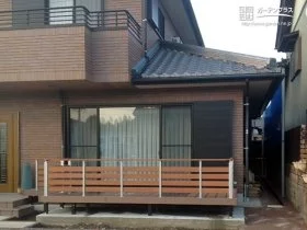 温もりのある広々としたウッドデッキ[施工後]