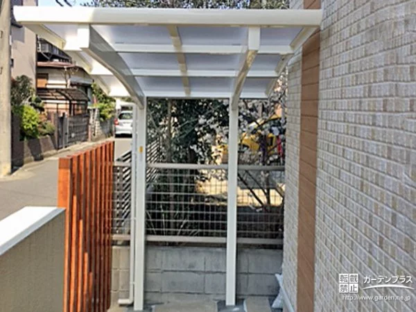 玄関スペースをオシャレに有効活用するサイクルポート設置工事