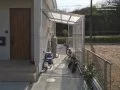 自転車も雨に濡れないストックヤード