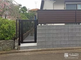 ベーシックシンプルデザインのセンスの光る勝手口門扉[施工後]