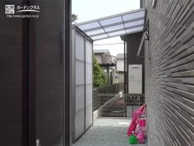 自転車やお子様の外遊びのおもちゃ置場になるストックヤード,[施工後]