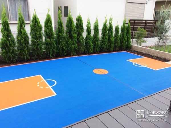 ビビットカラーが目を引くバスケットコートへのリフォーム No 6715 その他外構工事の施工例 外構工事のガーデンプラス ビビットカラーが目を引くバスケットコートへのリフォーム No 6715 その他外構工事の施工例 外構工事のガーデンプラス