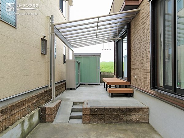 子供たちの遊び場と価値あるアウトドア空間のガーデンリフォーム工事 No 6746 テラスまわりの施工例 外構工事のガーデンプラス