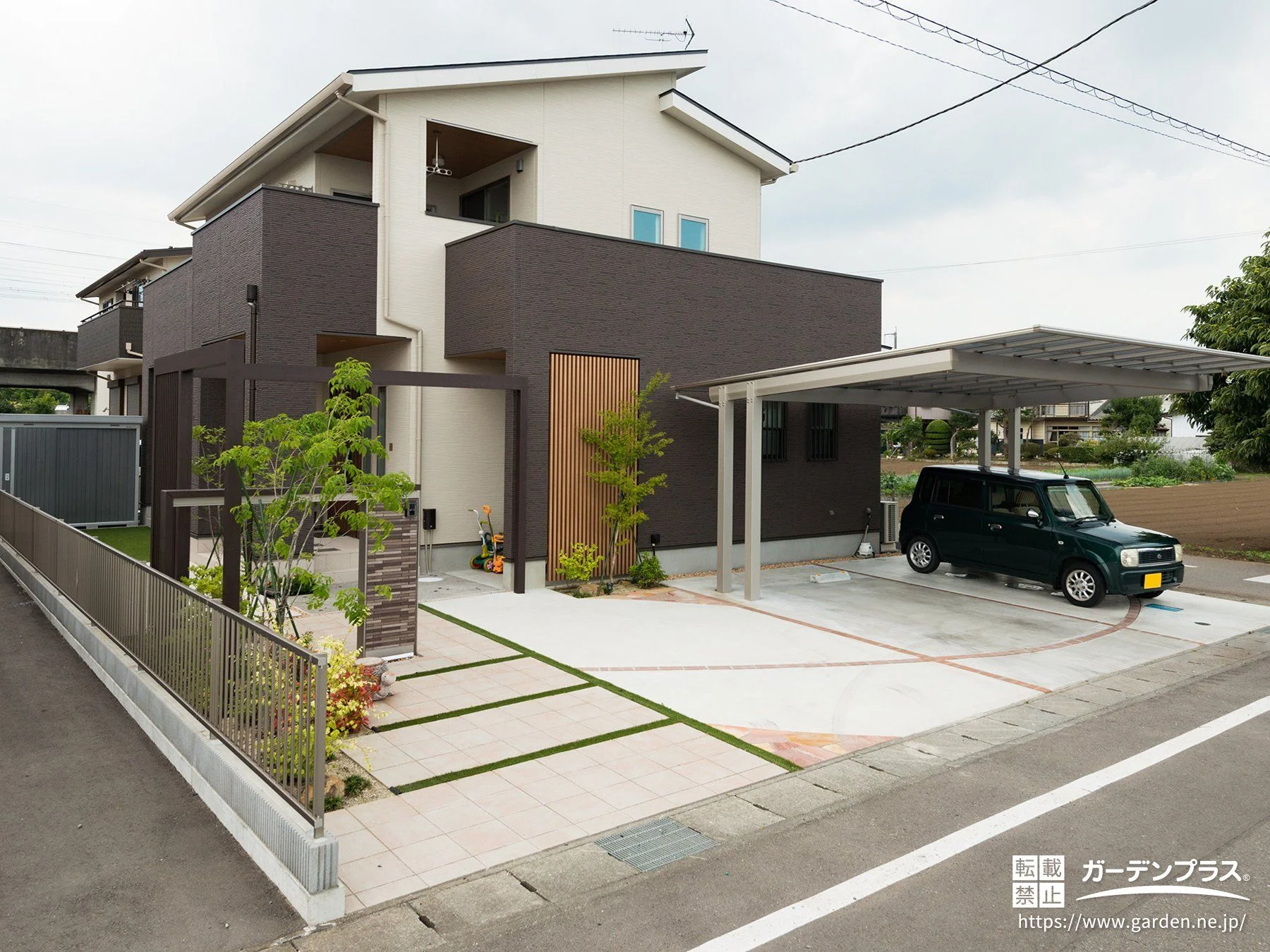 柿渋の趣ある格子とフレームが美しい和モダンなオープン外構工事 (No