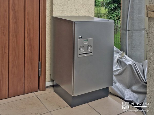留守中でも荷物が受け取れ施工も簡単にできる宅配ボックス設置工事 No 6770 その他外構工事の施工例 外構工事のガーデンプラス 留守中でも荷物が受け取れ施工も簡単にできる宅配ボックス設置工事 No 6770 その他外構工事の施工例 外構工事のガーデンプラス