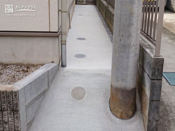 犬走りの一部を駐輪スペースにするための土間コンクリート打設工事 No 6951 その他外構工事の施工例 外構工事のガーデンプラス