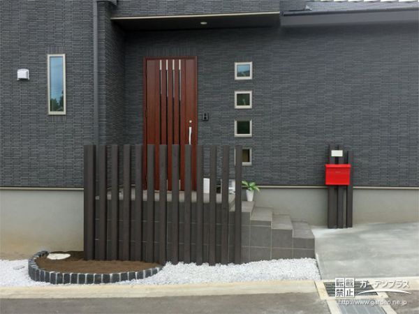 おしゃれな玄関デザイン 目隠しフェンスの外構施工例一覧 金額の安い順 外構工事のガーデンプラス