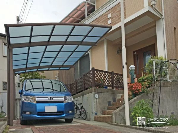お住いの優しい印象に調和したアール屋根のカーポート設置工事