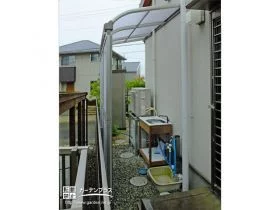 雨の日でもガーデンキッチンを使いやすくするテラス屋根