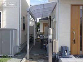 犬走りの用途が広がるテラス屋根の設置[施工後]