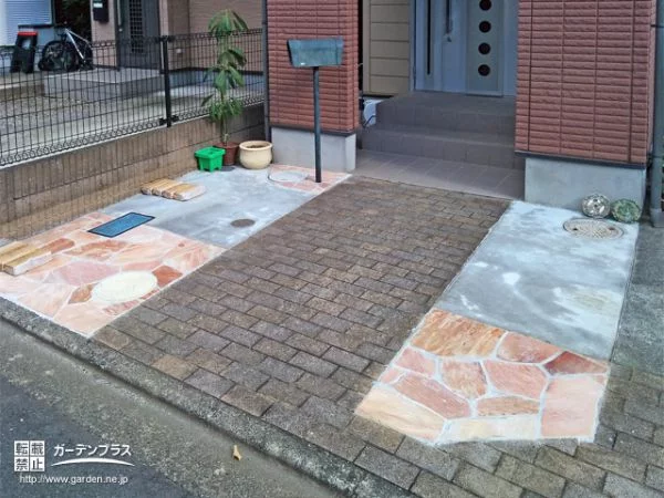 No.7223 自然石の乱形とサビ色が醸し出す表情が魅力の駐車スペース設置工事[施工後]