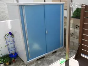 気持ちを晴れやかにしてくれるカラーの物置[施工後]