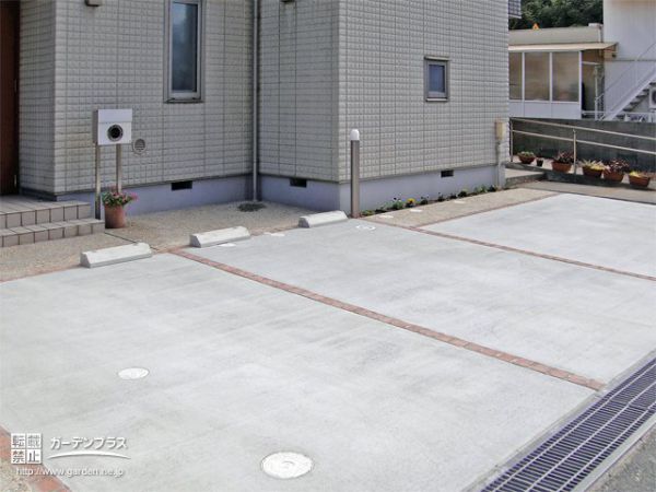 レンガラインと化粧砂利洗出しの優しく上品なオープン外構工事 No 7323 駐車スペースの施工例 外構工事のガーデンプラス