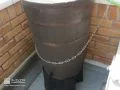 樽のようなかわいらしいデザインの雨水タンク